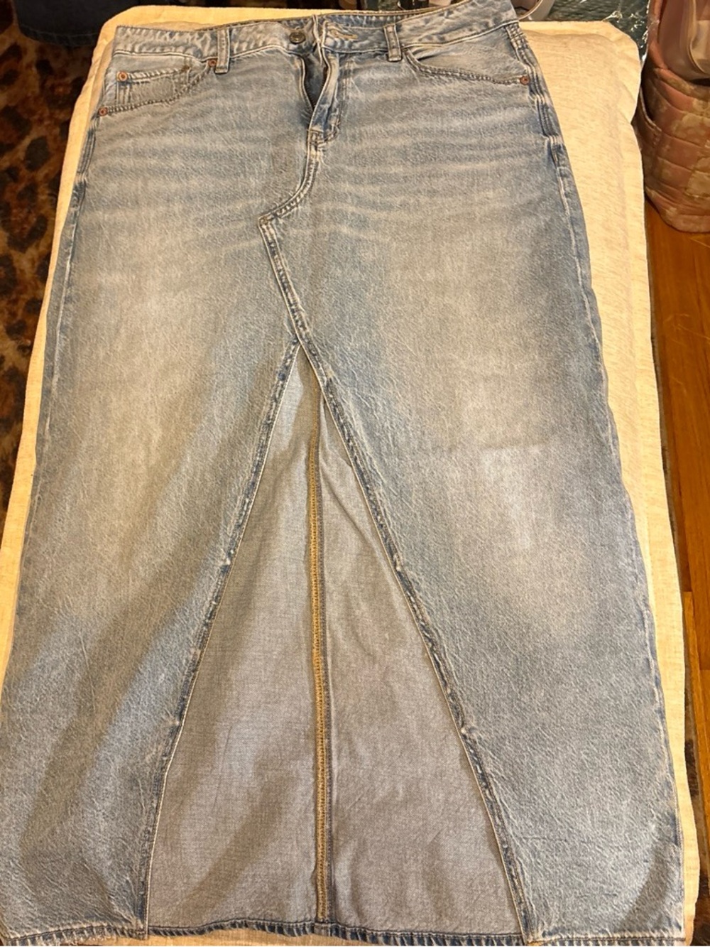 American Eagle Light Blue Women's Denim Skirt-Front Zip Panel